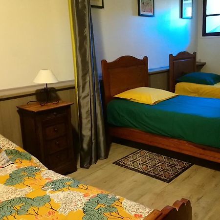 La Ferme Du Crie Bed & Breakfast Chaudeyrolles Exterior photo