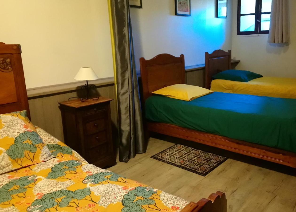 La Ferme Du Crie Bed & Breakfast Chaudeyrolles Exterior photo